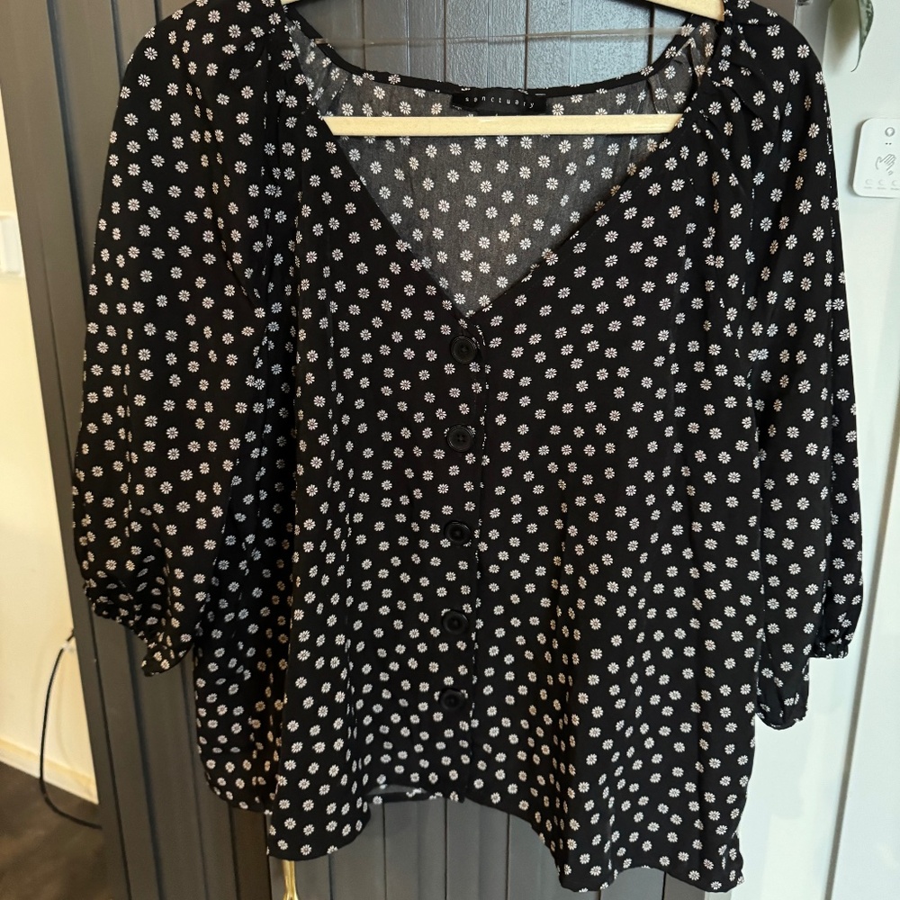 Sanctuary Black Blouse with a White Daisy Print- LIGHTLY WORN